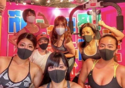 근육질 여직원이 손님 뺨 때린다?…이색 테마 日술집 인기