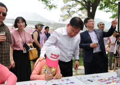 박강수 마포구청장 '상암동 물통통 축제' 참석