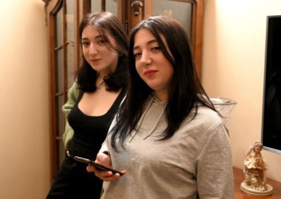 틱톡서 만난 닮은 소녀, 알고보니 헤어진 쌍둥이…무슨 사연?