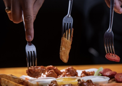 "순살치킨 뼈 먹다 다쳤다" 소송…법원은 "그걸 왜 믿어"