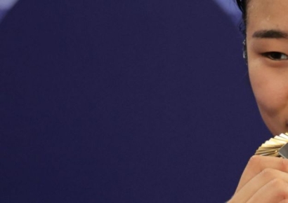 "다 똑같이 대하면 역차별"…안세영, 개인스폰·연봉상한 판도라상자 열어