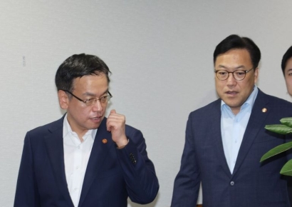 '탄핵 실패'에 더 커진 금융불안…당국, 해외 '핫라인' 대폭 강화