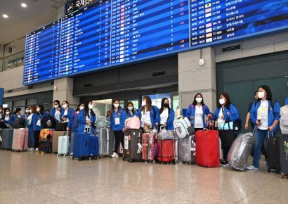 한국 도착한 필리핀 이모님 "다들 부러워해…돈 많이 모아 가족 도울 것"