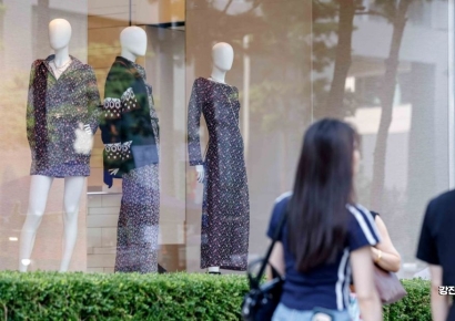 [포토] 백화점 외벽은 이미 가을