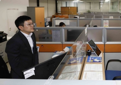 [포토] 서민금융통합지원센터 방문한 김병환 금융위원장