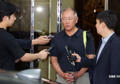 [포토] 파리서 돌아온 현대차 정의선 회장