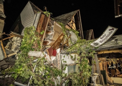 400년 된 독일 호텔이 와르르…2명 사망