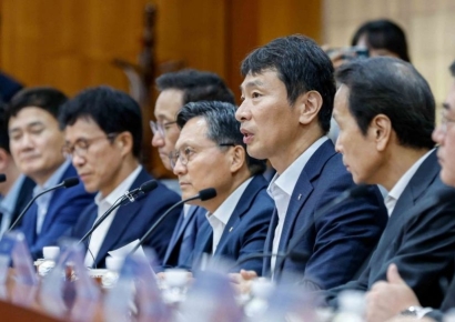 [일문일답]이복현 "두산, 정정신고서 부족시 횟수 제한없이 정정요구"