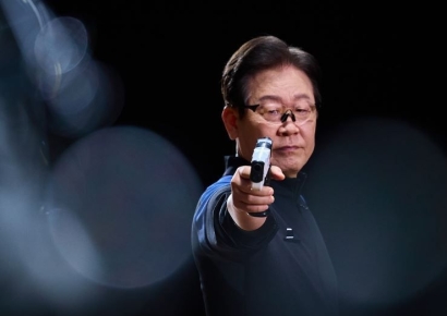 권총 든 이재명 "출격준비 완료"…진종오 "표적은 어딥니까?"