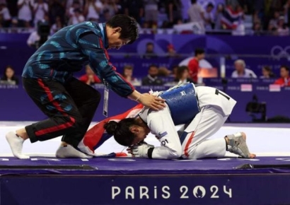 "절 받으세요"한국인 스승에게 큰절한 태국 태권도 영웅 