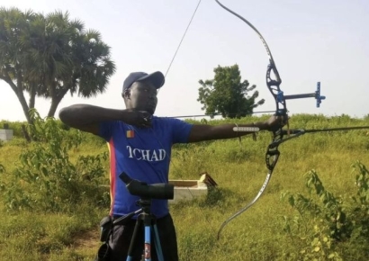 한국선수 영상 보며 독학 '1점 궁사', 韓기업 후원 받는다 