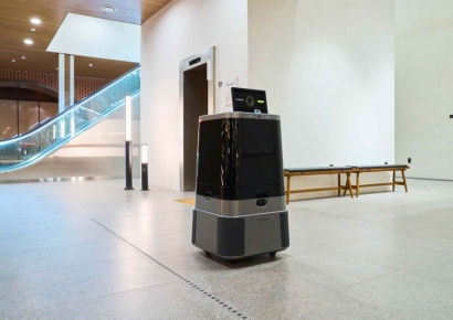 현대차·기아 자율주행로봇 “파란불 보고 횡단보도 건넜어요”