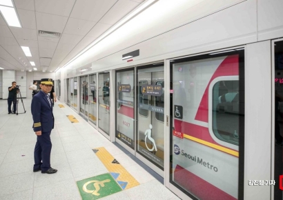 [포토] 8호선 '별내선' 10일 새벽 첫 차 부터 운행 시작