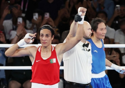 '성별 논란' 알제리 선수, 결국 여자 복싱 금메달 땄다