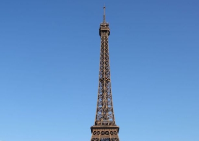 "지구에서 가장 아름다운 곳"…'셀카 명소'로 뜬 비치발리볼 경기장[파리올림픽]