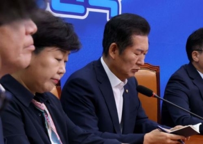 [포토] 최고위원회의 주재하는 박찬대