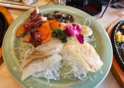 "2인 12만원에 농어·도미 4점씩…정상인가요?"