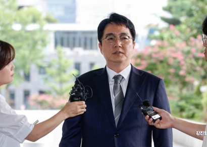 [포토] 취재진 질문에 답하는 심우정 검찰총장 후보자