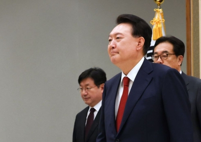 尹, 광복절 특별사면·복권안 재가…김경수·조윤선 포함  