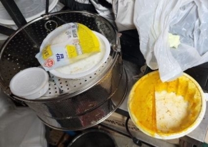 머리카락 나왔다던 고객…환불해주니 다 먹은 그릇에 쓰레기 넣어 보내