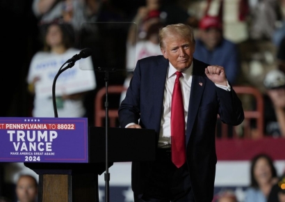 전미자동차노조, 트럼프·머스크 고발…"대담 중 노동자 협박"