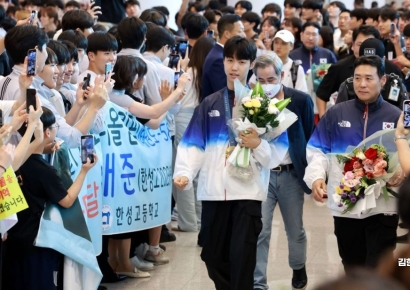 [포토] 금메달 목에 걸고 귀국하는 박태준