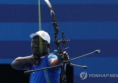 파리 올림픽 ‘1점 궁사’ 차드 양궁선수, 내년 한국 초청 추진