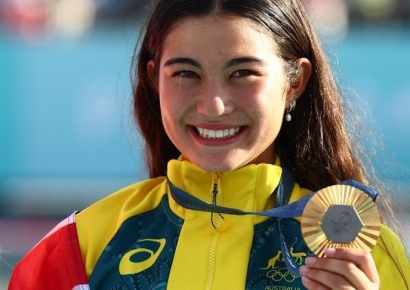 "20시간 비행 친구들과 같이"…호주 금메달 소녀, 비즈니즈석 거절한 이유