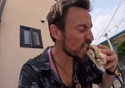 "나라 망신이다"…외국인 유튜버에 3주 지난 빵 판매한 강화도 카페