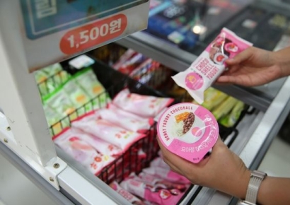 하루에 1억원씩 팔렸다…부동의 1위 '월드콘' 제친 이 아이스크림