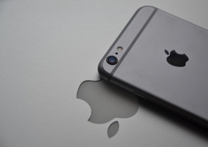 흔들리는 애플의 '폐쇄적 생태계'…반독점 압박에 잇단 개방