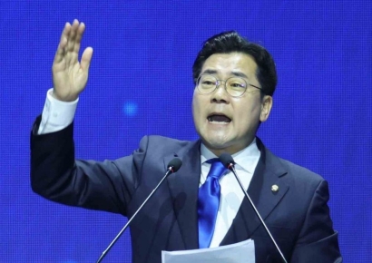 [포토] 인사말하는 박찬대 민주당 당대표 권한대행