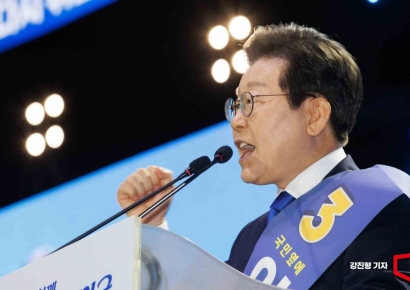 [속보] 이재명, 민주당 대표 연임