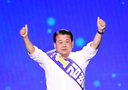 [포토] 김병주 후보 '엄지척!'