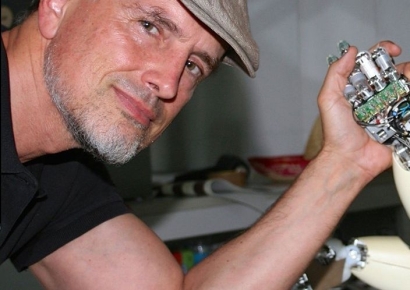 'AI 아버지' 슈미트후버 "수천년간 알던 것, 완전히 달라질 것"