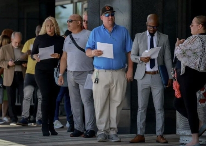 식어가는 美 고용…미국인 실직 우려 10년 만에 최고
