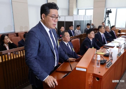 “용산 아니면 설명 안돼” vs "사실무근"…세관 마약수사 외압 의혹 청문회 '충돌'