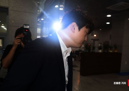 [포토] 경찰 출석하는 박단 대전협 비대위원장