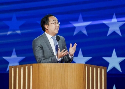 한국계 앤디 김, 민주 전대 연설..."망가진 美서 자랄 운명 거부"