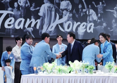 尹, 파리올림픽선수단 만찬서 격려…"낡은 관행 과감히 혁신" 