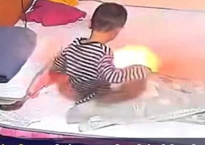 침대 불붙자 입으로 불고 물로 붓고…화재 막은 8살 아이 침착한 대응