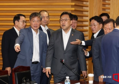 [포토] 여신거래 안심차단 시행 간담회 참석한 김병환 위원장