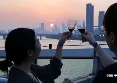 [포토] 한강에서 즐기는 와인 축제, 2024 글로벌 와인 앤 푸드 트립