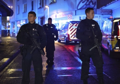 축제 현장서 '묻지마' 흉기 난동에 최소 3명 사망…'칼의 도시' 아비규환