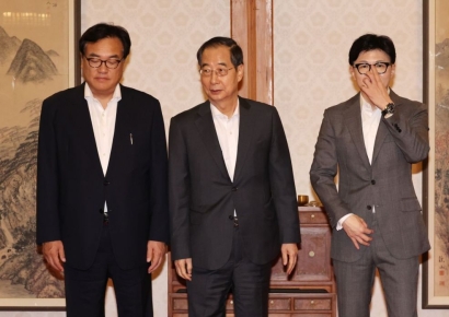 당정 "전기차 배터리 정보공개 의무화…신축 주차장에 스프링클러 설치"