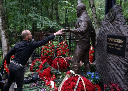 [전쟁과경영]러 당국이 막아도 퍼지는 프리고진 추도식
