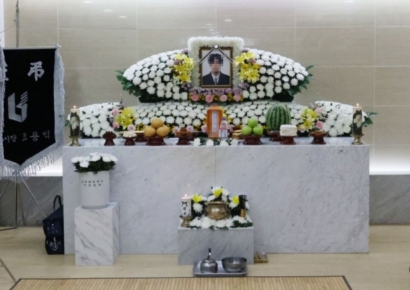 부천 화재 사망 7명 발인…'예비 신혼부부' 눈물의 합동 장례식 치러져