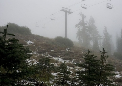 폭염 시달리던 캘리포니아··갑자기 내린 눈 '8월의 크리스마스' 맞아 