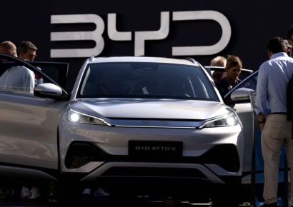 中 BYD, 하이브리드 인기에 연간 판매 목표↑