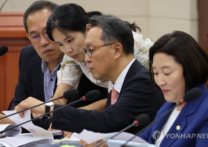 간호법, 복지위 소위 통과…내일 본회의 의결